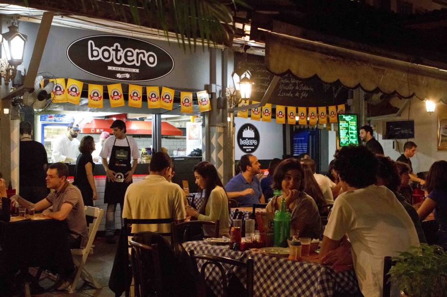 Botero: movimentando o Mercadinho São José Botero: movimentando o Mercadinho São José