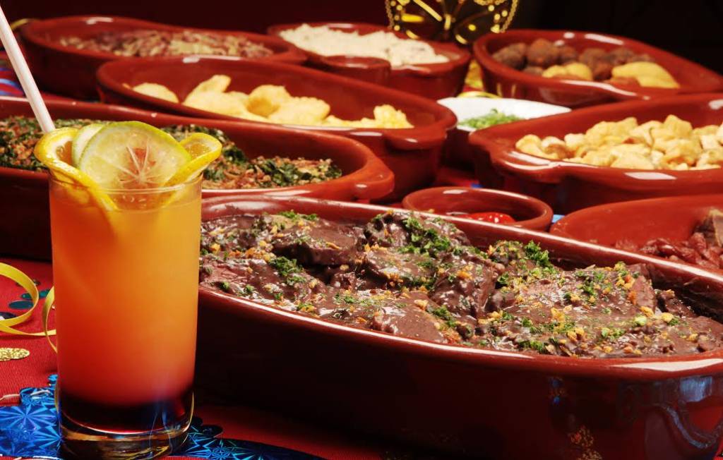 Hotéis e restaurantes preparam feijoadas para o Carnaval