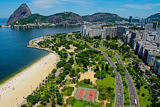 Os projetos urbanístico e arquitetônico são do arquiteto Affonso Eduardo Reidy, enquanto o paisagístico é de autoria de Roberto Burle Marx (1961).<br>