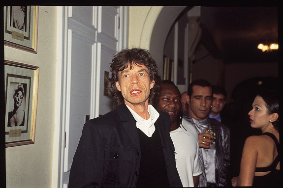 Três anos depois, eles voltaram com a turnê One Plus One. Na foto, Jagger aparece no Hotel Copacabana Palace mais uma vez<br> Três anos depois, eles voltaram com a turnê One Plus One. Na foto, Jagger aparece no Hotel Copacabana Palace mais uma vez<br>