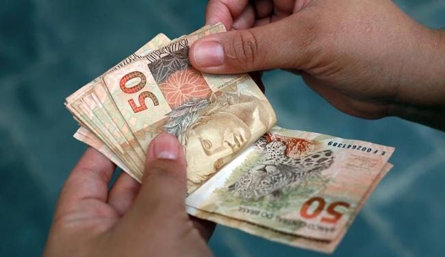 Justiça proíbe desconto de empréstimo de servidor sem salário