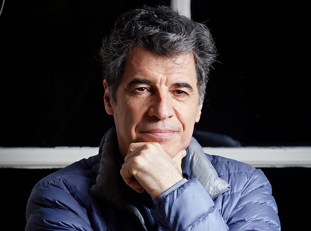 Ator Pauli Betti vai revelar segredos de sua vida no palco