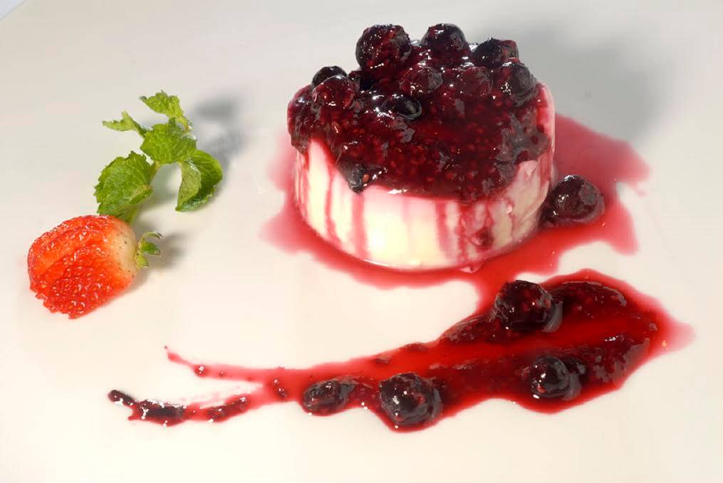 Deliciosas sobremesas com frutas vermelhas
