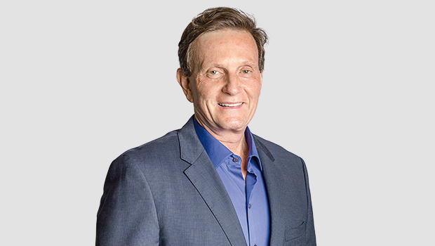 Marcelo Crivella segue em primeiro lugar em pesquisa de intenção de votos