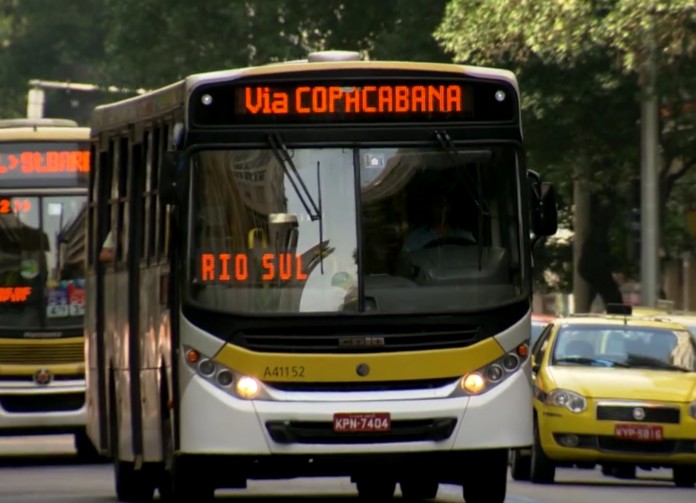 Nova Lei obriga ônibus a parar fora do ponto depois das 22h