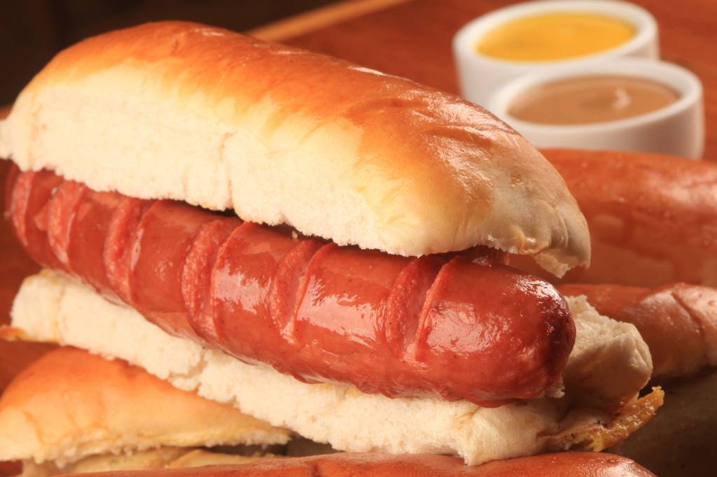 Veja onde encontrar saborosas versões do hot-dog