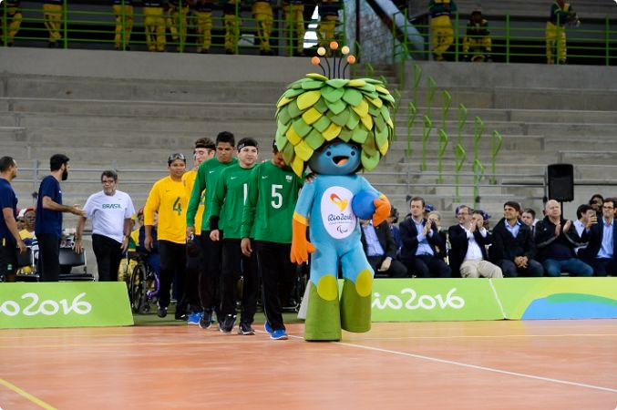 Tom supera Vinícius em número de vendas