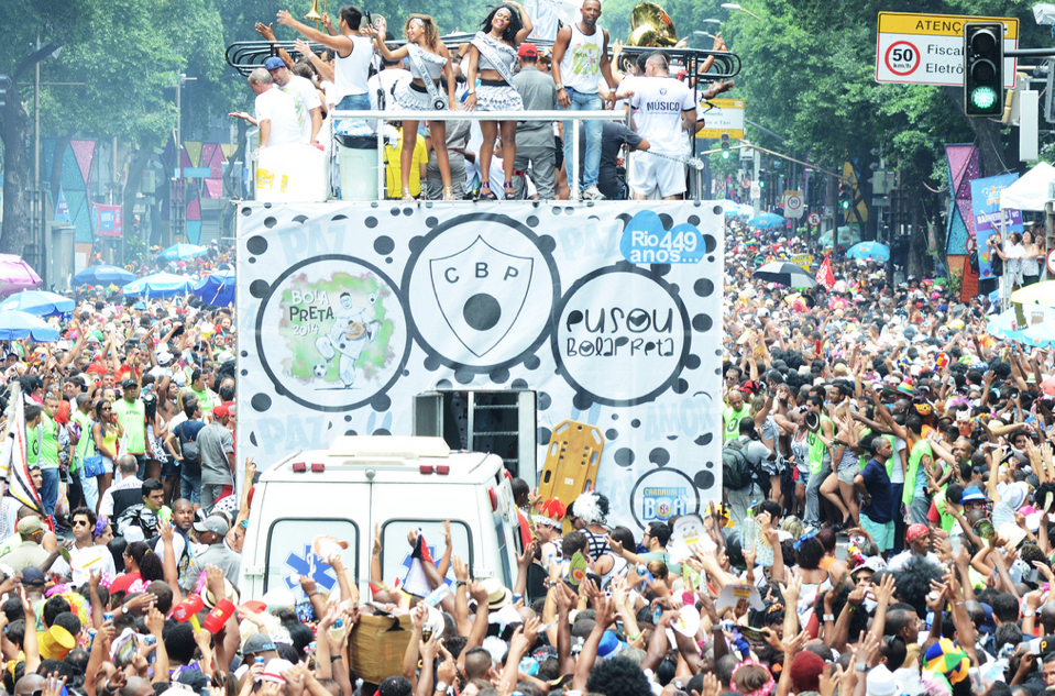 Carnaval tem blocos que agradam aos diferentes estilos de foliões