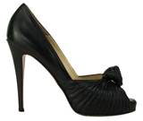 Site faz promoção de sapatos de marcas como Christian Louboutin