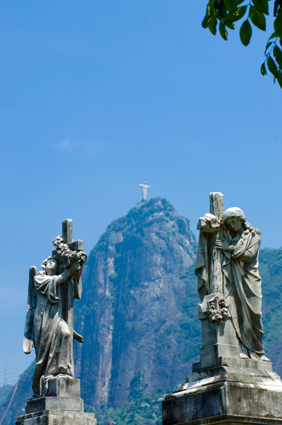 Liminar impede empresas de cobrar por manutenção de jazigos