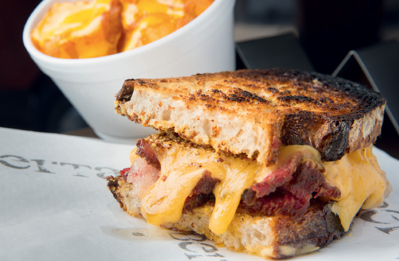 felipe-fittipaldi.jpeg Da Roberta_pastrami com queijo