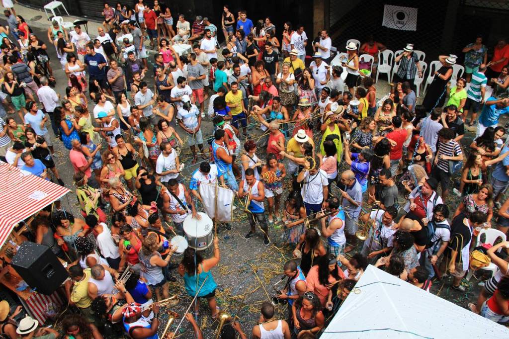 Bloco Põe na Quentinha? começa ensaios para o Carnaval 2016