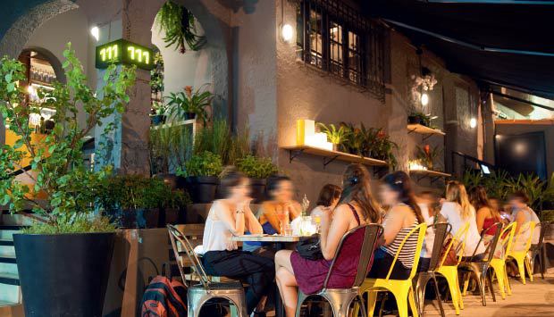 Complex Esquina 111
