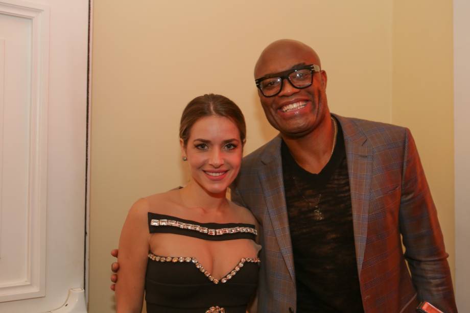 O lutador Anderson Silva e a atriz Monique Alfradique