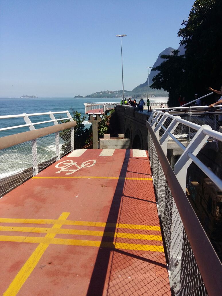 Projeto da Ciclovia da Niemeyer só previu ondas de até 2,5 metros de altura