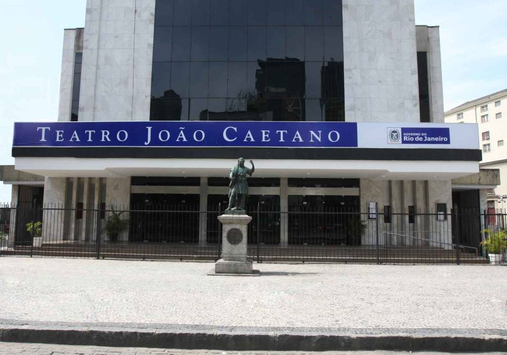 Dia do Idoso é comemorado com festa no João Caetano
