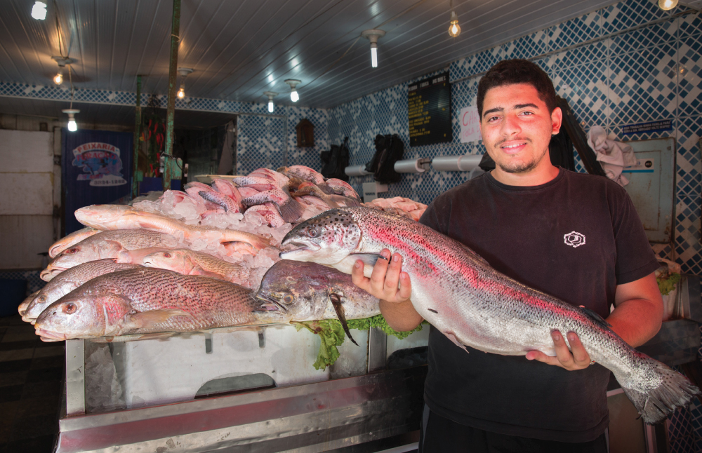 Google inclui favelas no mapa e serviços atraem cariocas e turistas