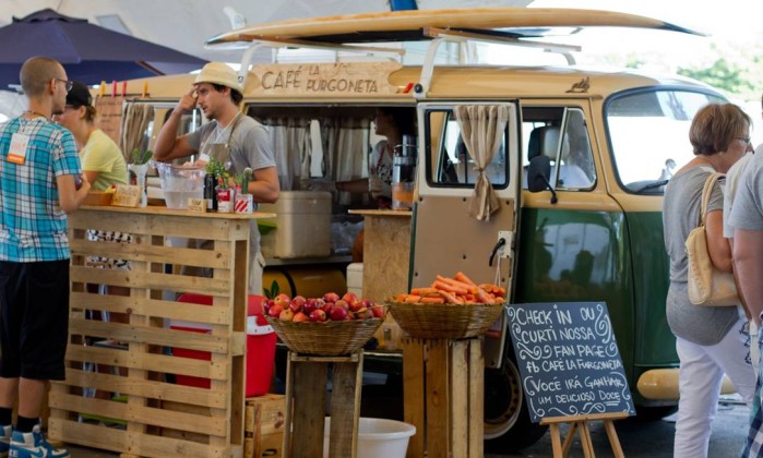 Planetário recebe terceira edição de feira de food trucks