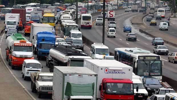 Avenida Brasil ganha novas interdições neste fim de semana