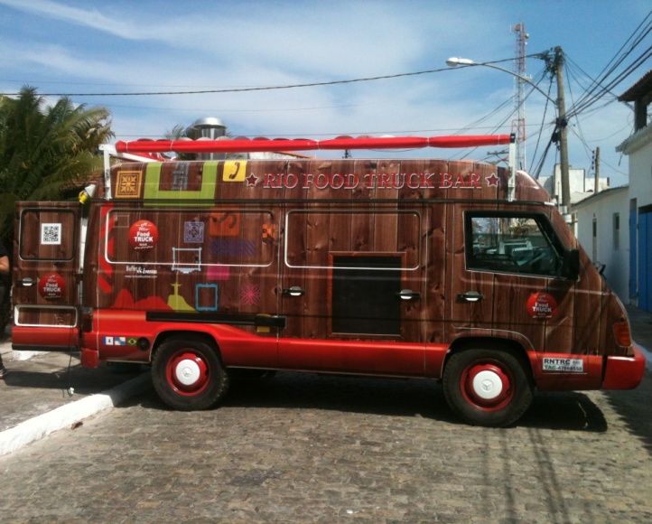 Prefeitura concede seis primeiros alvarás para food trucks
