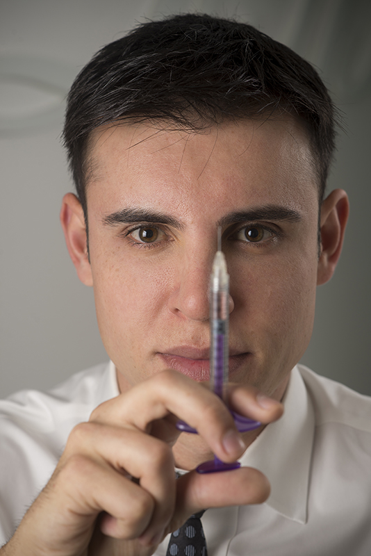 Dermatologista Daniel Coimbra conquista as celebridades