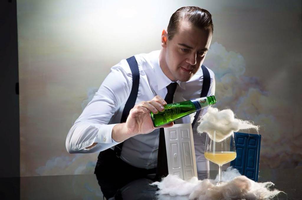 Mixologista italiano divide balcão com Alex Mesquita no Paris Bar