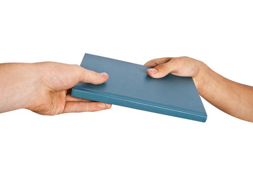 Prefeitura realiza troca-troca de livros em dez locais da cidade