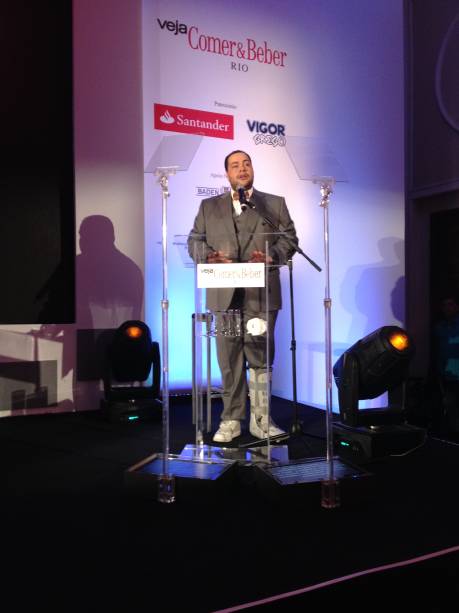 O ator Tiago Abravanel foi o apresentador da noite O ator Tiago Abravanel foi o apresentador da noite