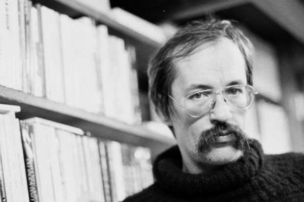 Projeto homenageia poeta e escritor Paulo Leminski