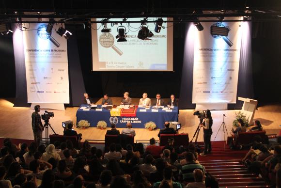 conferência Religiões, Intelectuais e Mídia