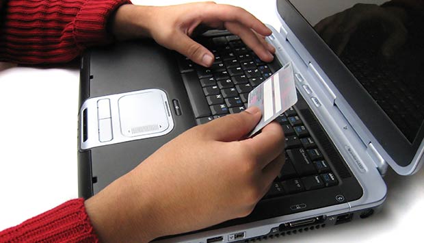 “Seu dinheiro”, por Leticia Camargo