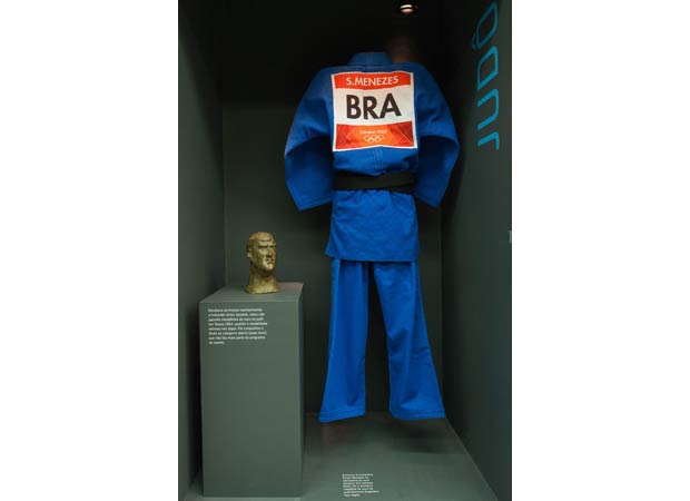 Quimono usado pela judoca Sarah Menezes na conquista do ouro em Londres 2012<br> Quimono usado pela judoca Sarah Menezes na conquista do ouro em Londres 2012<br>