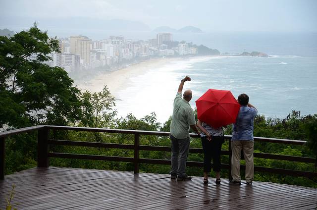Chuva cai até esta quarta (1) e feriado pode ser com garoa