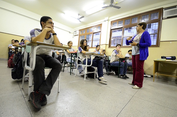 Rio sobe doze posições no índice de aprovação escolar do Inep
