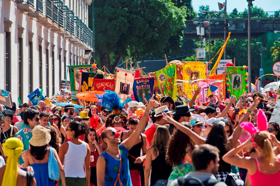 Confira dezenove aplicativos para curtir o carnaval