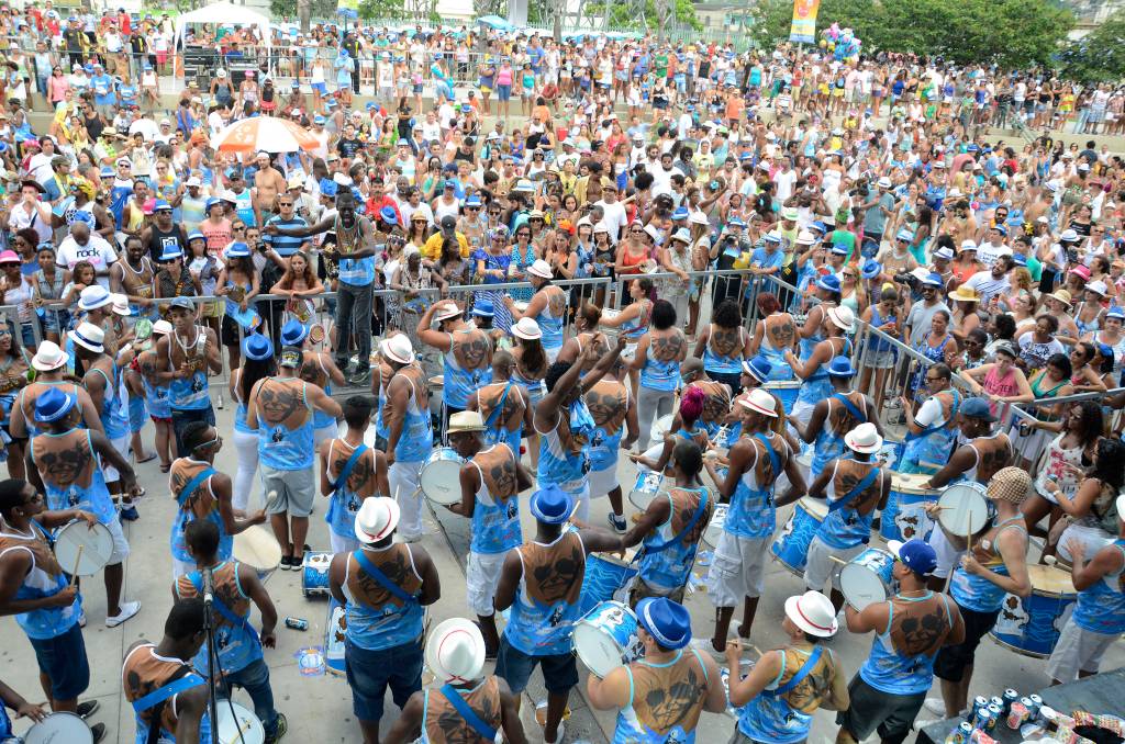 135 blocos desfilam neste fim de semana