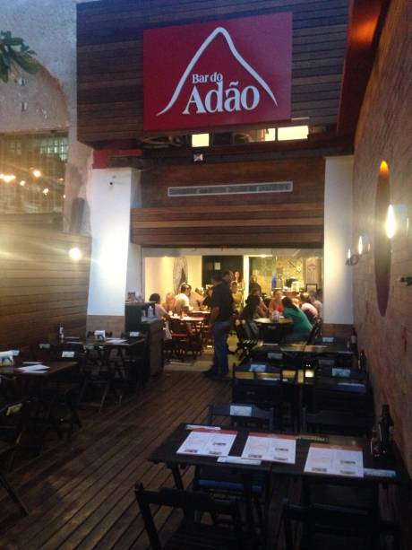 Novo visual do Bar do Adão da Olegário: pastéis saborosos Novo visual do Bar do Adão da Olegário: pastéis saborosos