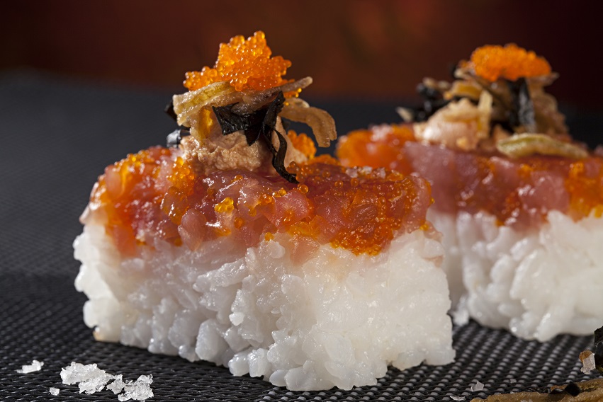 hachiko-ussuzushi-de-atum-com-crisps-de-gengibre-e-ovas-de-massago_foto-rodrigo-azevedo_20151207_018.jpeg