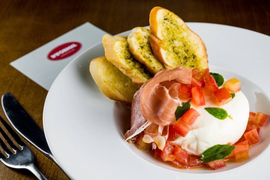 Burrata com jamón: no Informal Cozinha de Bar