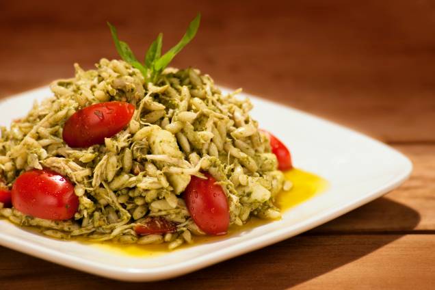 Salada risoni: destaque do Rolé Salada risoni: destaque do Rolé