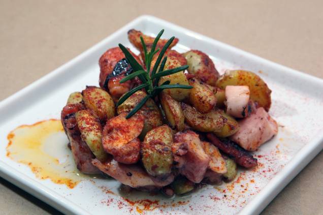 Pulpo a la gallega: carro-chefe do Venga! Pulpo a la gallega: carro-chefe do Venga!