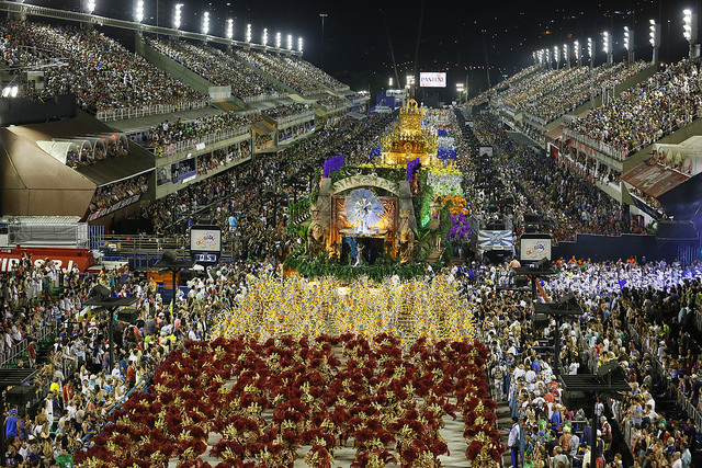 Confira a programação dos desfiles da Sapucaí