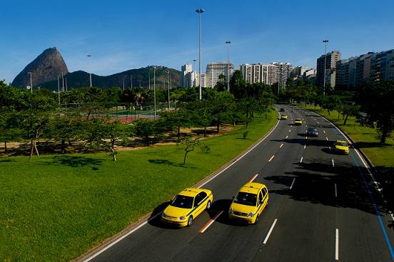 Plantio de 1.100 mudas vai deixar o Aterro ainda mais verde