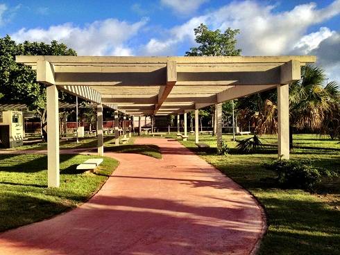 Parque dos Patins abriga estrutura com risco de desabar