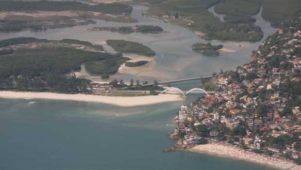 Pertencente &agrave; Marinha, tem 41 quil&ocirc;metros de manguezais protegidos<br>