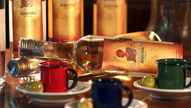 Dez bares para degustar cachaça