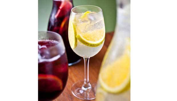 O Arancia Spritz tem licor Cointreau e club soda em sua composi&ccedil;&atilde;o<br>