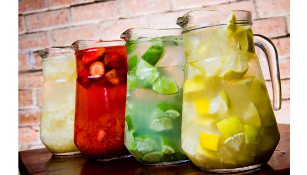 Rede de bares oferece caipirinhas em jarra<br> Rede de bares oferece caipirinhas em jarra<br>