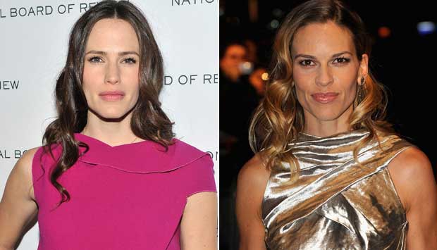 As atrizes Jennifer Garner e Hilary Swank possuem traços fortes e bastante parecidos. Você não acha?<br>