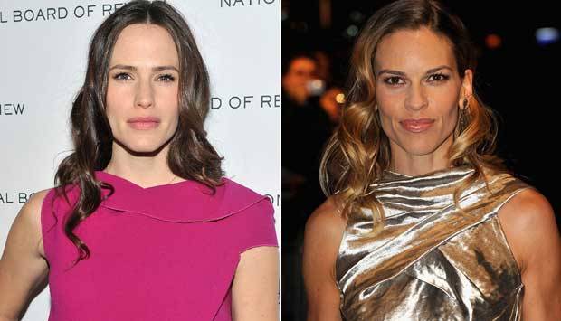 As atrizes Jennifer Garner e Hilary Swank possuem tra&ccedil;os fortes e bastante parecidos. Voc&ecirc; n&atilde;o acha?<br>